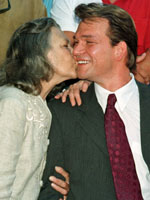 Â©Reuters / Patsy Swayze with son Patrick in 1998